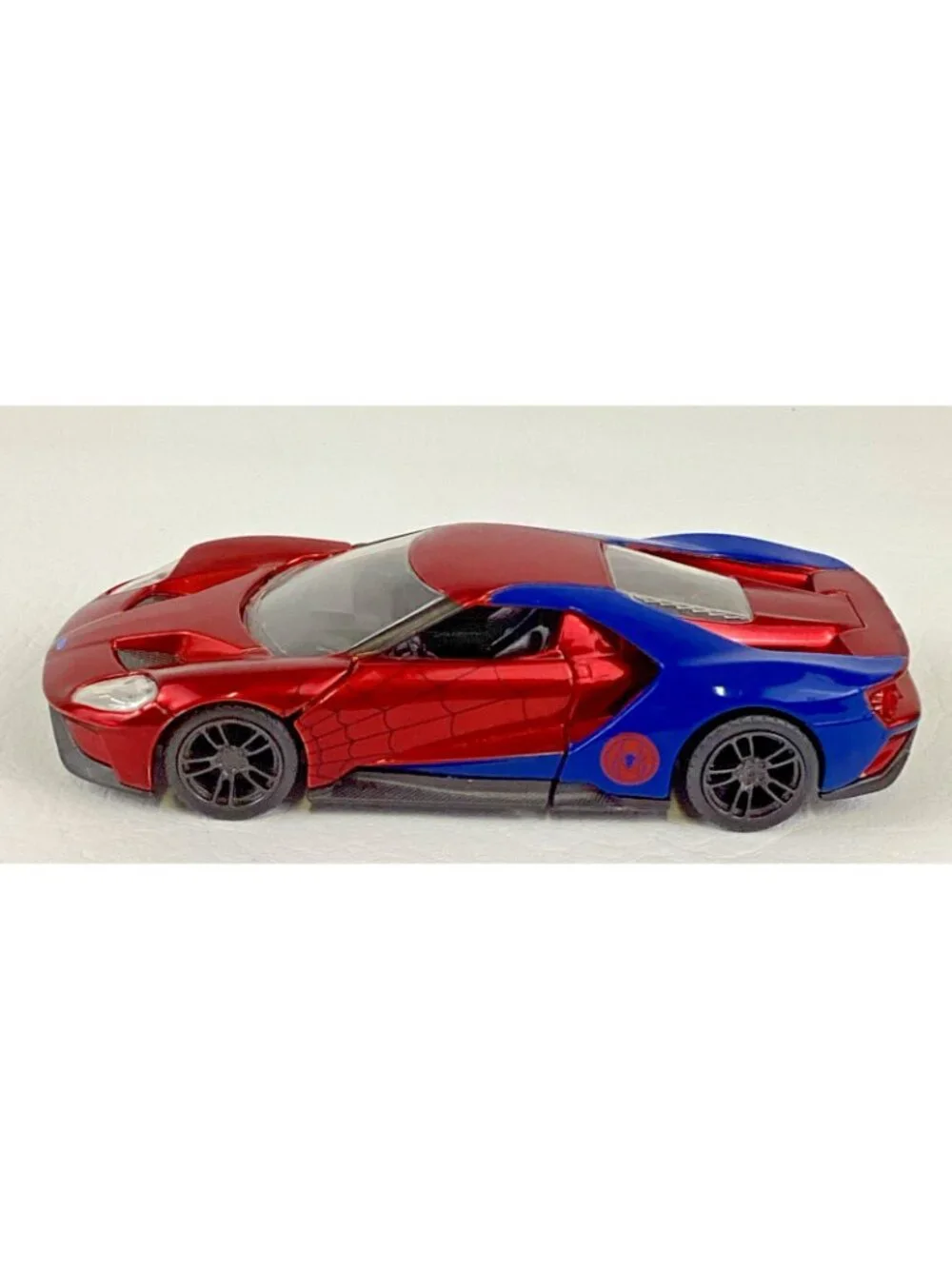 Jada Toys Marvel Spider-Man 2017 Ford GT Diecast Model Car Hollywood Rides 1/32